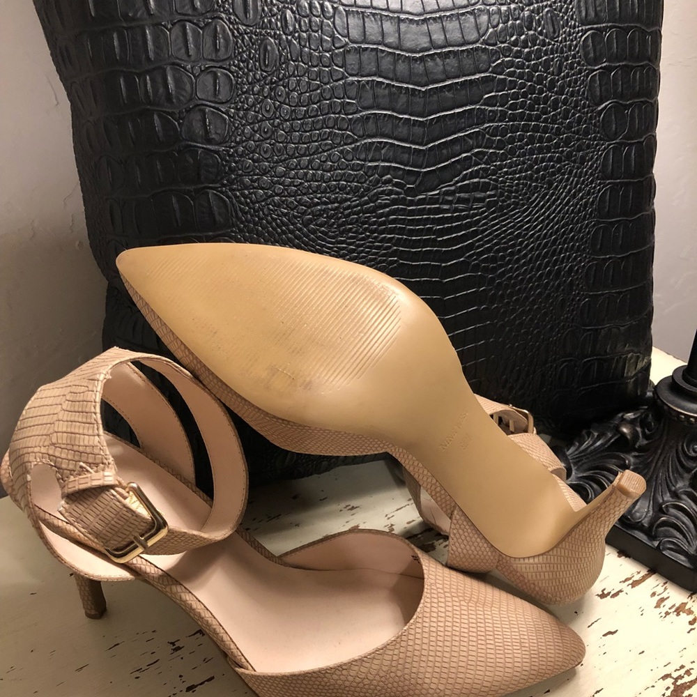High heels - Picture 2 of 3